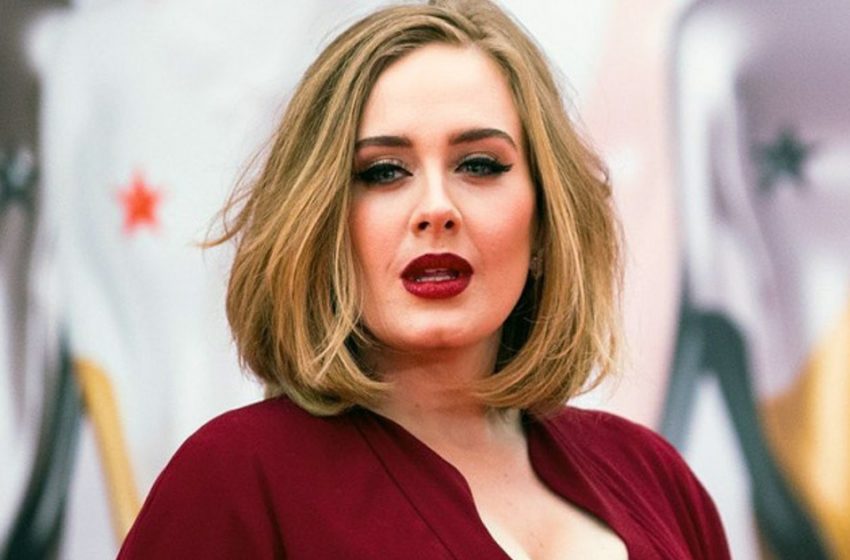  Adele surprises  fans in her new photo session