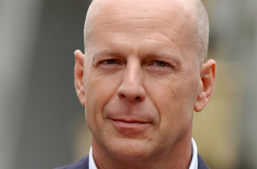  Bruce Willis’s daughters have shared their archival family photos showing how much their cool dad has changed