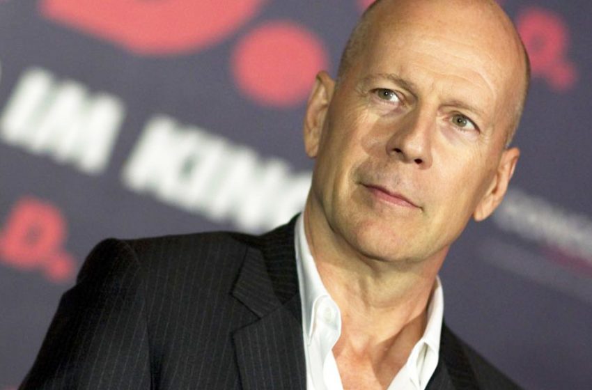 67-year-old Bruce Willis was spotted walking. How the actor looks now ...
