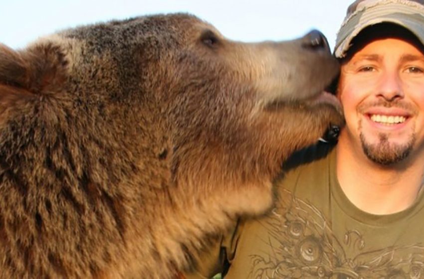  See what transpired after this man adopted a bear cub from the zoo and raised him as his own son.