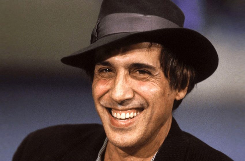  Paparazzi published the pictures of the legendary 84-year-old Celentano on the Web