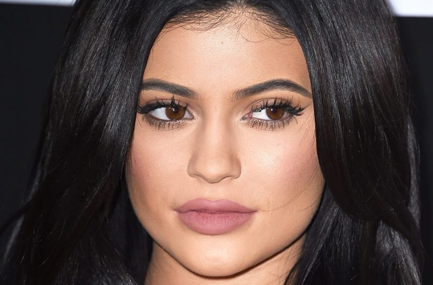  “America’s most beautiful legs!”: Kylie Jenner made a huge furore in her daring clothes