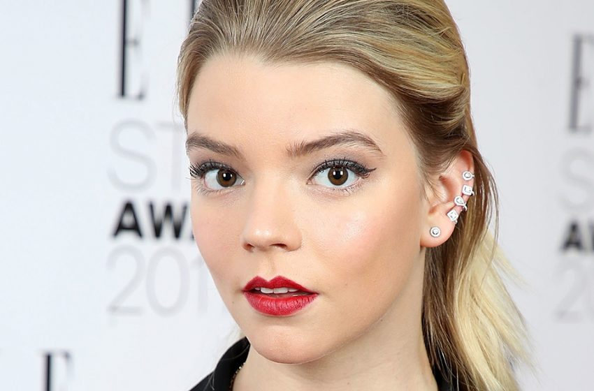  Anya Taylor-Joy in a transparent bridesmaid dress was present on the red carpet