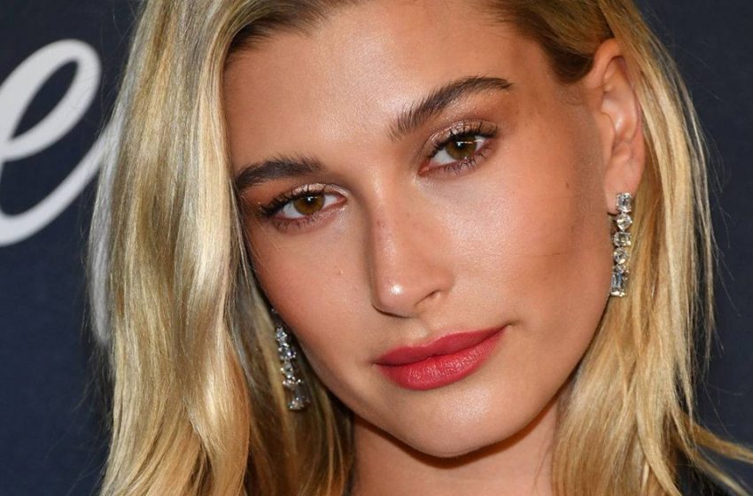  Hailey Bieber aroused a great blow on the Network in her spicy  swimsuit