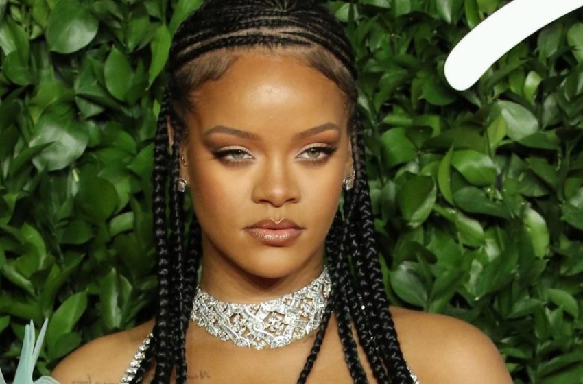  Rihanna went beyond the standards with her plump body in her swimsuit