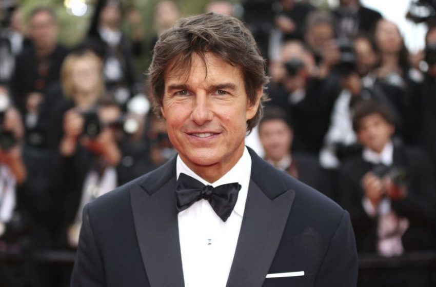  What a dangeorus act! Tom Cruise shocked people with the video of his risky stunts while filming a movie
