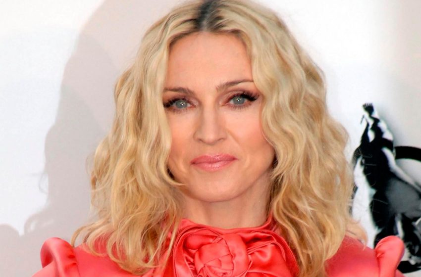  “Eco-friendly diet, 700 calories a day and tons of plastic surgeries”: What did Madonna go through to have the “perfect body”
