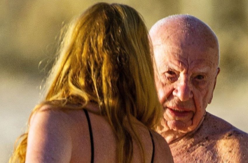  Their love knows no age! The 91-year-old billionaire was captured on vacation with his lover