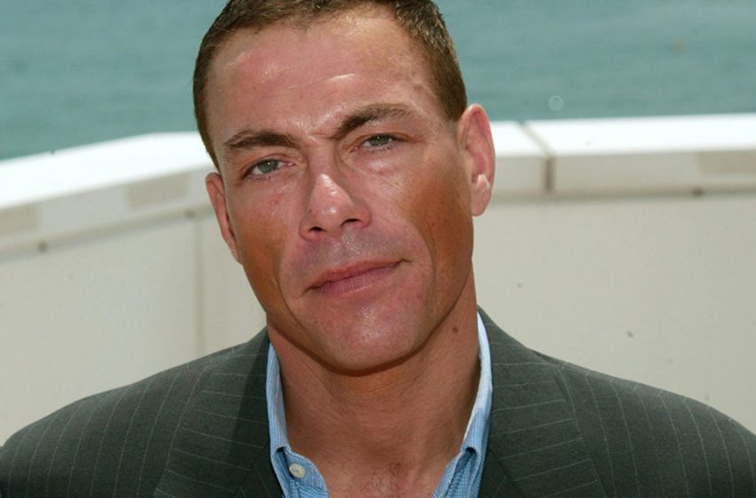  Time changed also him! Jean-Claude Van Damme surprised the Network of photos in a flirty bathrobe