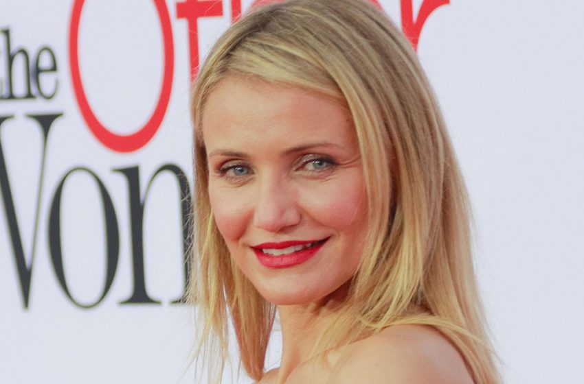  Looks so aged and tired: Cameron Diaz was accidentally caught on the street without makeup and photoshop