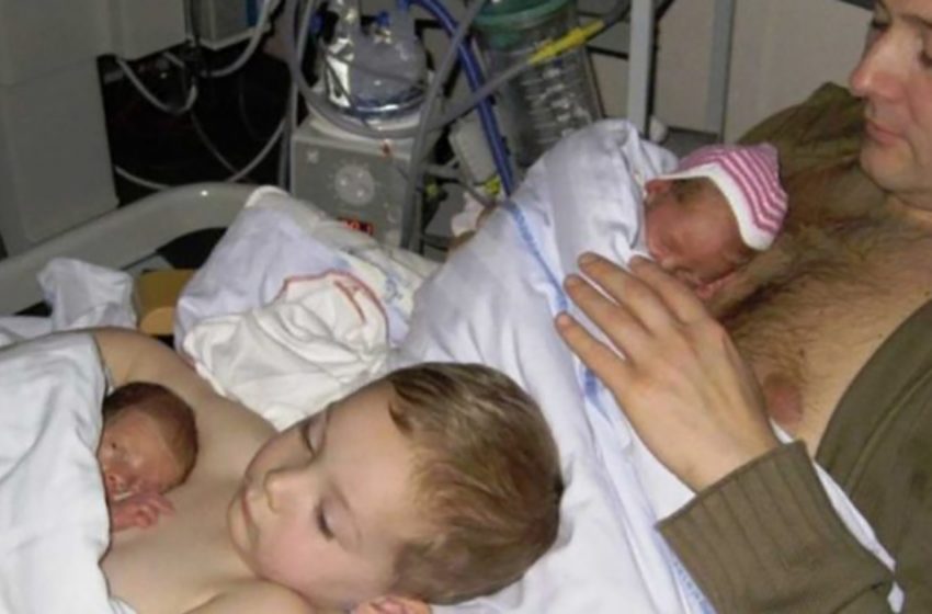  “Skin-to-Skin.” The Boy Helped his Dad to Warm His Newborn Twin Siblings