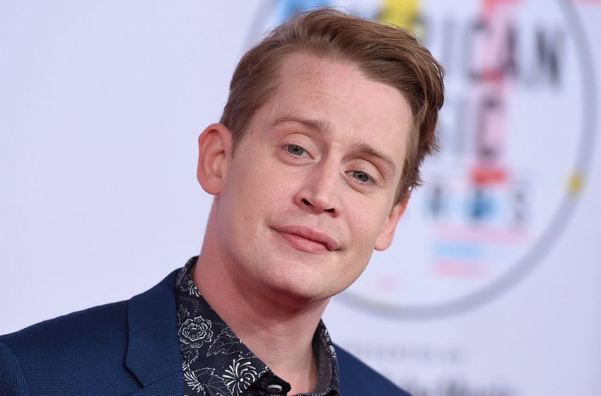  Who Do The Heirs Look Like?: Paparazzi Captured Macaulay Culkin With His Wife And Sons!