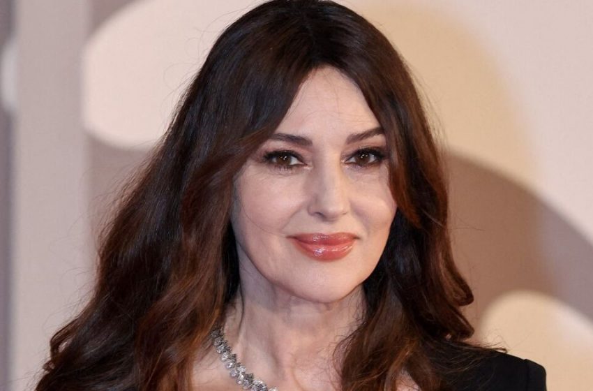  “She Will Outshine Even Her Mother”: Rare Photos Of The “Secret” Daughter Of Monica Bellucci Leaked To The Web!