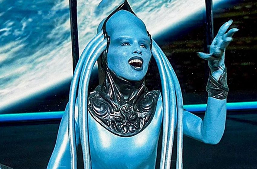  “So beautiful! What the blue-skinned Diva Plavalaguna from The Fifth Element looks like now