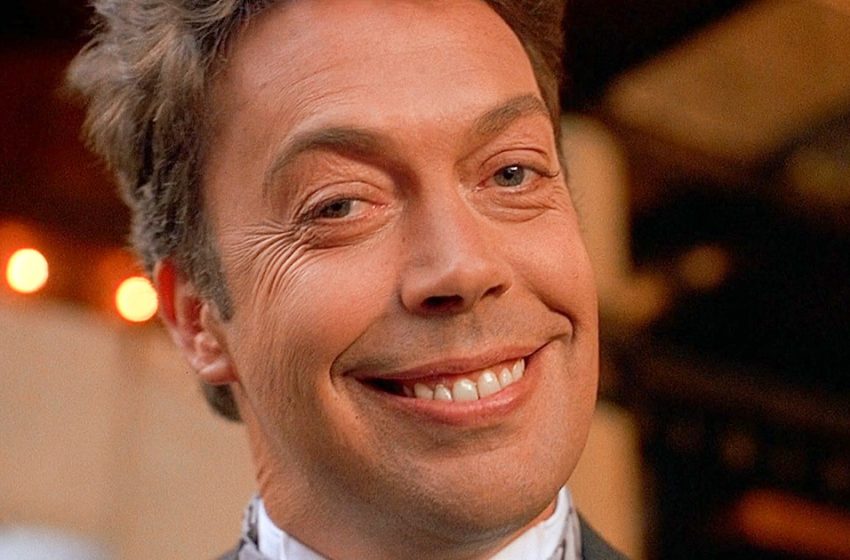  Years of being disabled: New photos of 77-year-old Tim Curry have upset fans