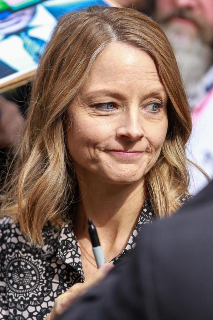 She Gets Better With Age Paparazzi Captured 60 Year Old Jodie Foster