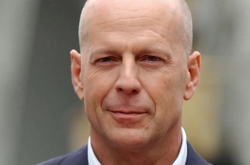  “He Stopped Reading And Barely Speaks”: The Wife Of Bruce Willis Showed How Unrecognizable Her Husband Has Become!