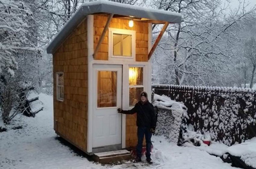  “Good Job”: A Mini House Built By a 13-year-old Teenager In His Backyard Will Definitely Impress You!