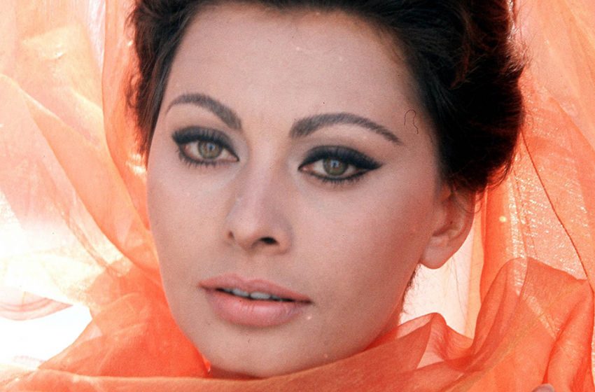  “She Doesn’t Look Like Her Grandmother At All”: The Appearance Of Sophia Loren’s 17-year-old Granddaughter Was Discussed On The Internet!