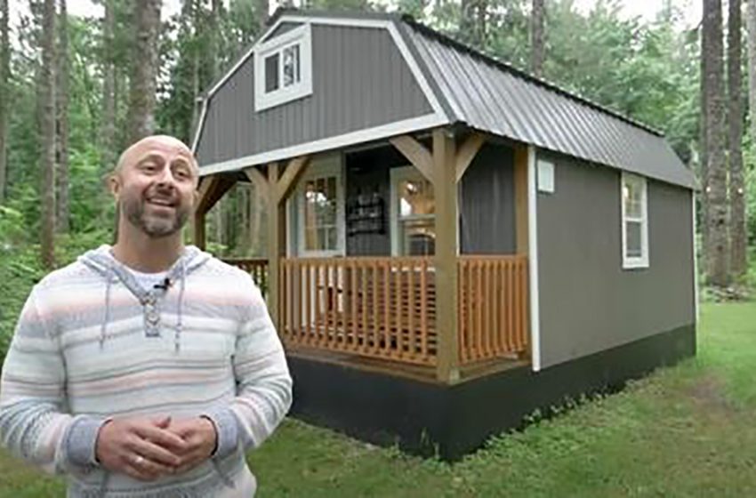  “He Made It With His Own Hands”: A Man Turned a Tiny Barn Into a Beautiful Tiny House!
