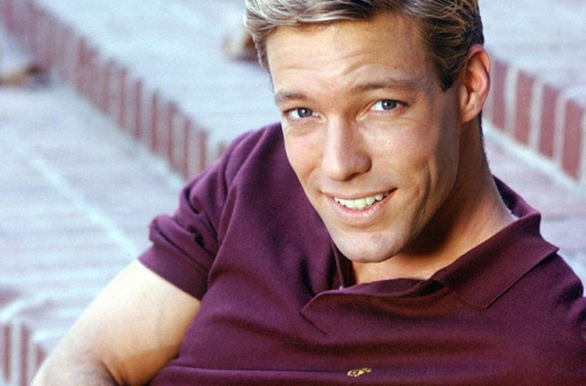  “The Heartthrob Of 1960 Is Already 88”: What Does Richard Chamberlain Look Like Now?