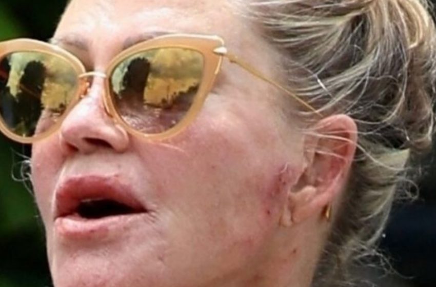  “How Much Has She Changed?”: The 66-year-old Star Was Not Recognized By Fans In The Paparazzi Photo!