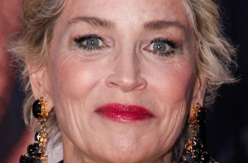  “Looked Aged, But Happy”: Sharon Stone Dared To Show A Photo In A Yellow Swimsuit!