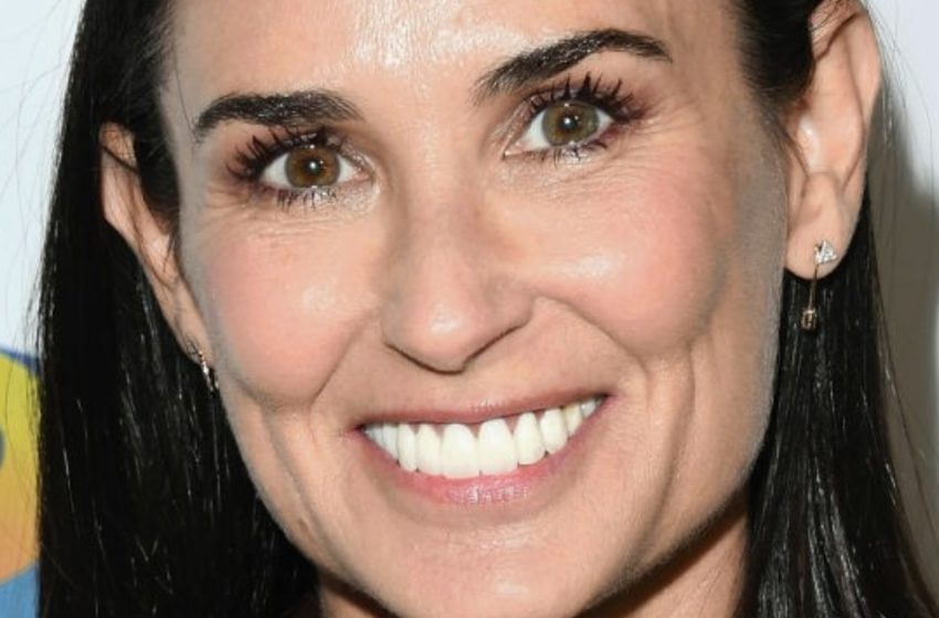  “The Beauty Is Not The Same Anymore”: Paparazzi Captured 61-Year-Old Demi Moore On Vacation!