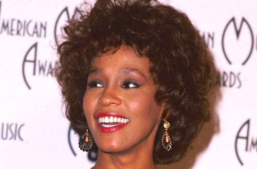  “Lost Everything And Passed Away At Only 48 Years Old”: The Sad Fate Of Whitney Houston And Her Daughter!