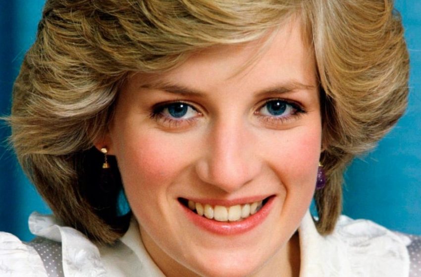  A Hysterical Woman Who Managed To Become An Icon: Rare Photos Of Princess Diana!