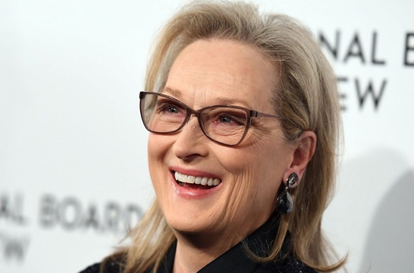  “In A Luxurious Burgundy Dress Adorned With Crystals”: 74-Year-Old Meryl Streep Delighted Her Fans With Her Chic Appearance!