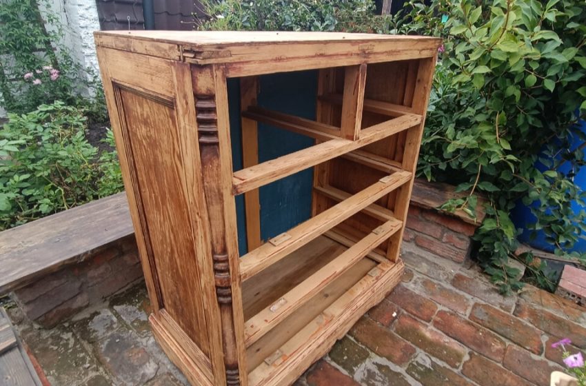  A Girl Found An Old Chest Of Drawers In The Trash And Turned It Into A Stylish Piece Of Furniture: The Photos Before And After Are So Amazing!