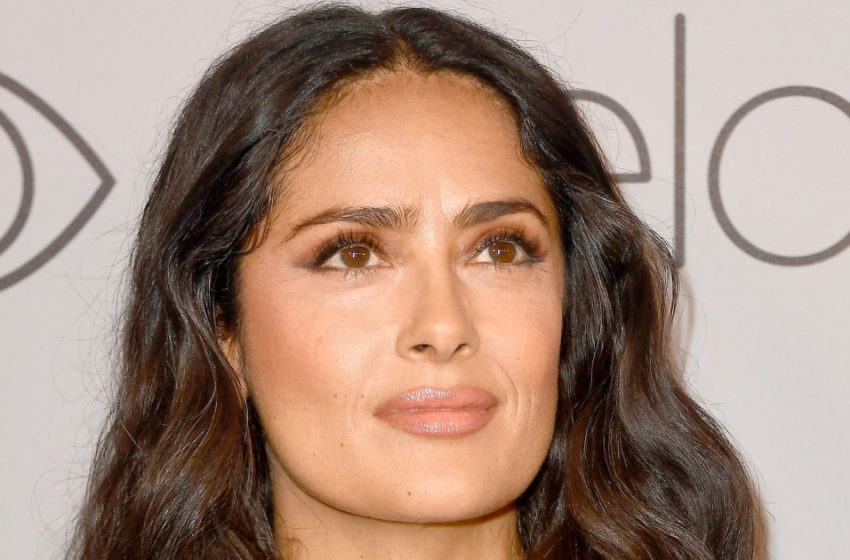  “Just Got Out Of The Water”: 57-Year-Old Salma Hayek Showed Off Her Still Wet Body In A Bright Orange Swimsuit!