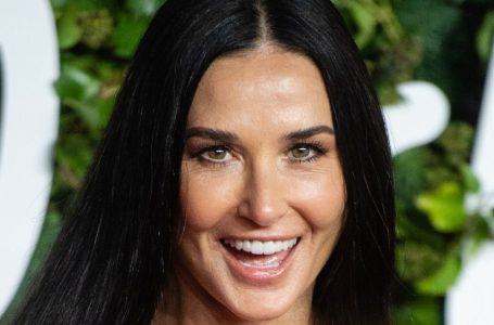 “Like a Young Supermodel”: 61-Year-Old Demi Moore Amazes With Her Perfect Shapes In A Dress With A Luxurious Neckline!