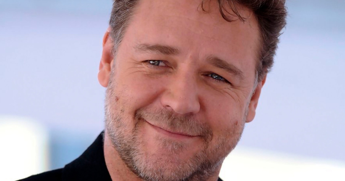 “The Handsome Actor Turned Into Grey-Haired Old Man”: What Does Russel