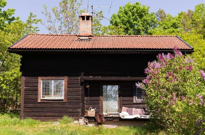  From an Old Wooden House To an Ultra-Modern One: A Woman Renovated Her Old House Built In 1957 And Surprised Everyone With The Result!