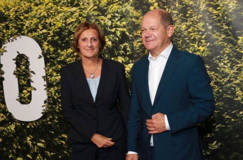  “Such a Nice And Attractive Girl”: What Did Olaf Scholz’s Wife Look Like In Her Youth?