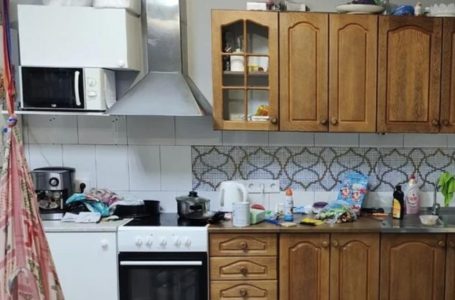 “Cheap And Cheerful”: The Girl Renovated Her Kitchen For Just $19!