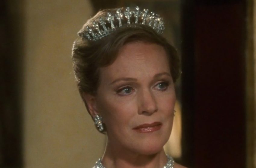  Everyone Remembers The Star Of “How To Be a Princess”: What Does 88-Year-Old Julie Andrews Look Like Now?