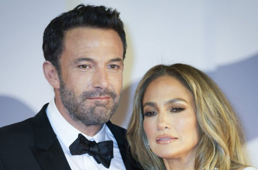  Jennifer Lopez And Ben Affleck Were “Caught” During a Family Trip To The Cinema: Can The Relationship Crisis Be Considered Over?