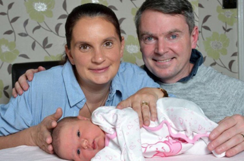  “She Gave Birth To Her First Child At 14, And Her 22nd Child At 45”: The Story Of a Happy Family