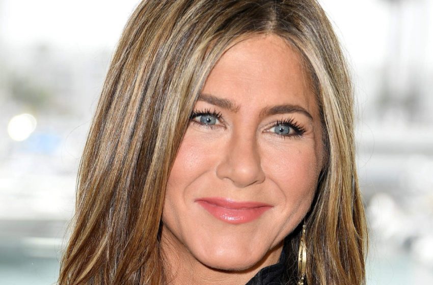  A Famous Hollywood Surgeon Did Plastic Surgery On The Famous Actress: What Does 55-Year-Old Jennifer Aniston Look Like Two Months After Plastic Surgery?