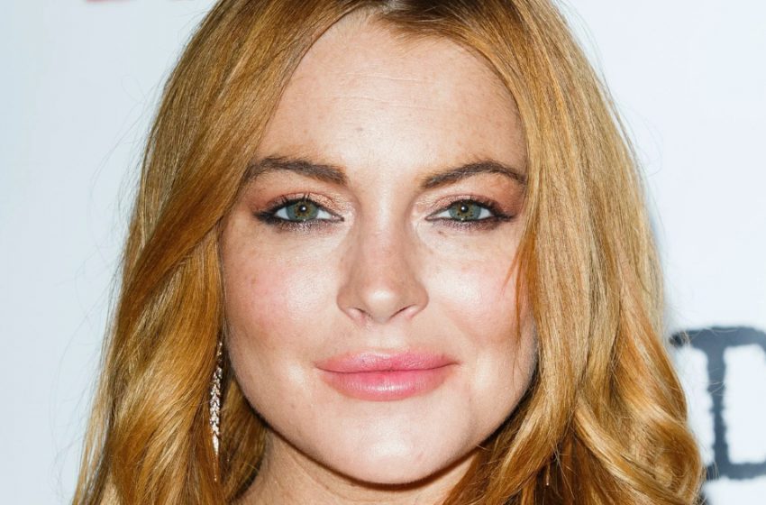  “You look stunning”: 37-year-old Lindsay Lohan showed off her slim figure in a bikini photo