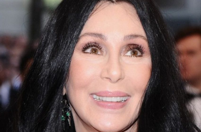  Paparazzi Captured The Moment: 78-Year-Old Cher Kissed Her Young Fiancé On The Lips!