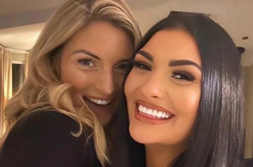  “Who Of These Beauties Is The Mother And Who Is The Daughter”: 40-Year-Old Woman Looks Like The Same Age As Her 21-Year-Old Daughter!