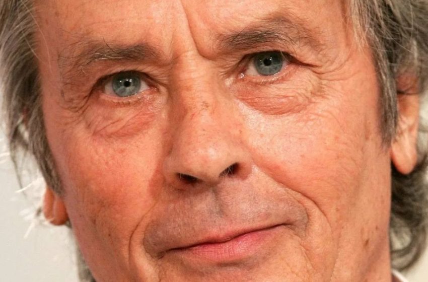  “Always Handsome And Elegant”: The Daughter Of 88-Year-Old Alain Delon Showed What He Looks Like After Shaving And Having a New Haircut!