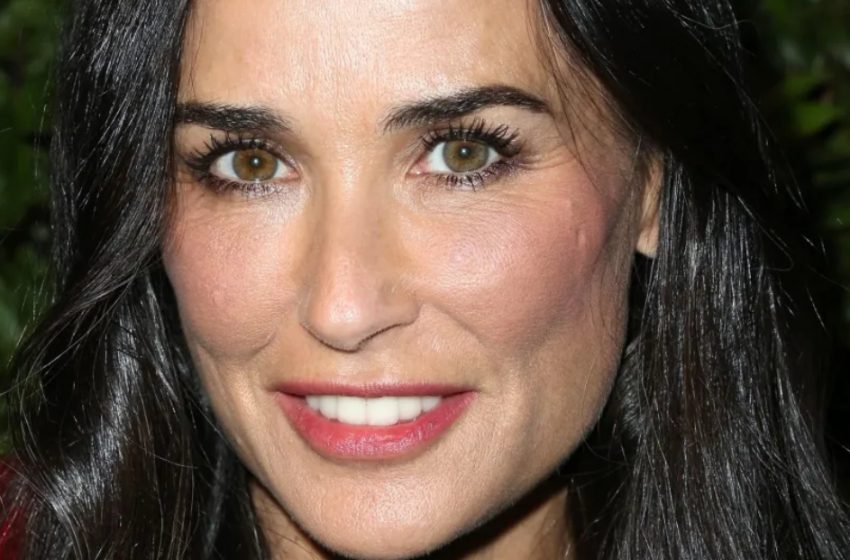  “She Shouldn’t Have Shared Those Photos”: 62-Year-Old Demi Moore Showed Up In a Bikini, But Fans Heavily Criticized The Shots!