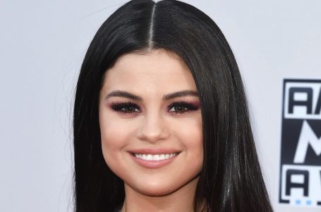 “Looks Just Like Her Grandma’s Young Copy”: Selena Gomez Appeared In Public With Her Grandparents!