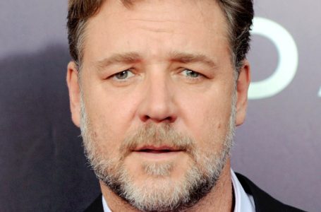 “Grew Fat And Has Aged a Lot”: What Does 60-Year-Old “Gladiator” Russell Crowe Look Like With His 30-Year-Old Fiancee!