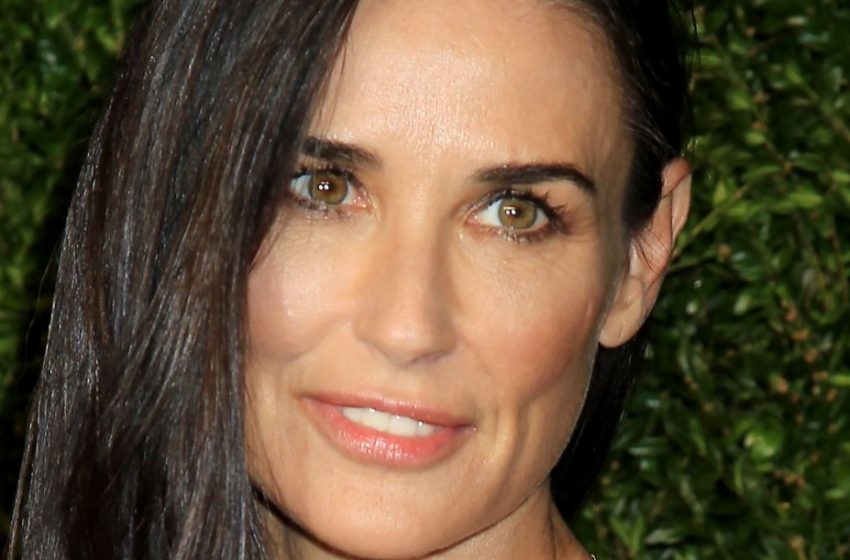  “Looking Extremely Thin”: Fans React to Demi Moore’s Yacht Photo in Shorts